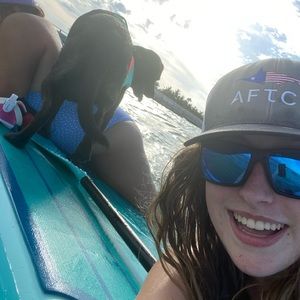 Meet your Posher, Ainsley